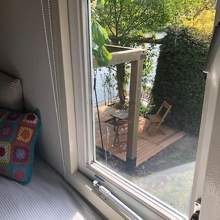Gezellige Pipo Met Grote Schommel Aan Het Water Villa Medemblik Buitenkant foto