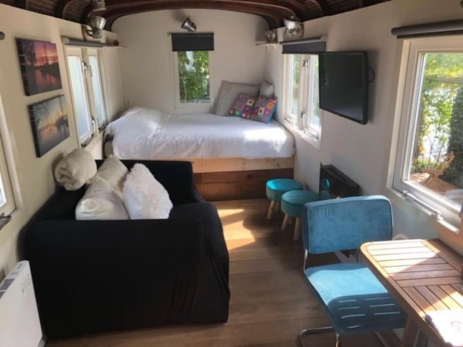 Gezellige Pipo Met Grote Schommel Aan Het Water Villa Medemblik Buitenkant foto