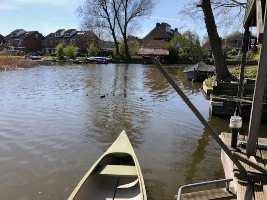 Gezellige Pipo Met Grote Schommel Aan Het Water Villa Medemblik Buitenkant foto